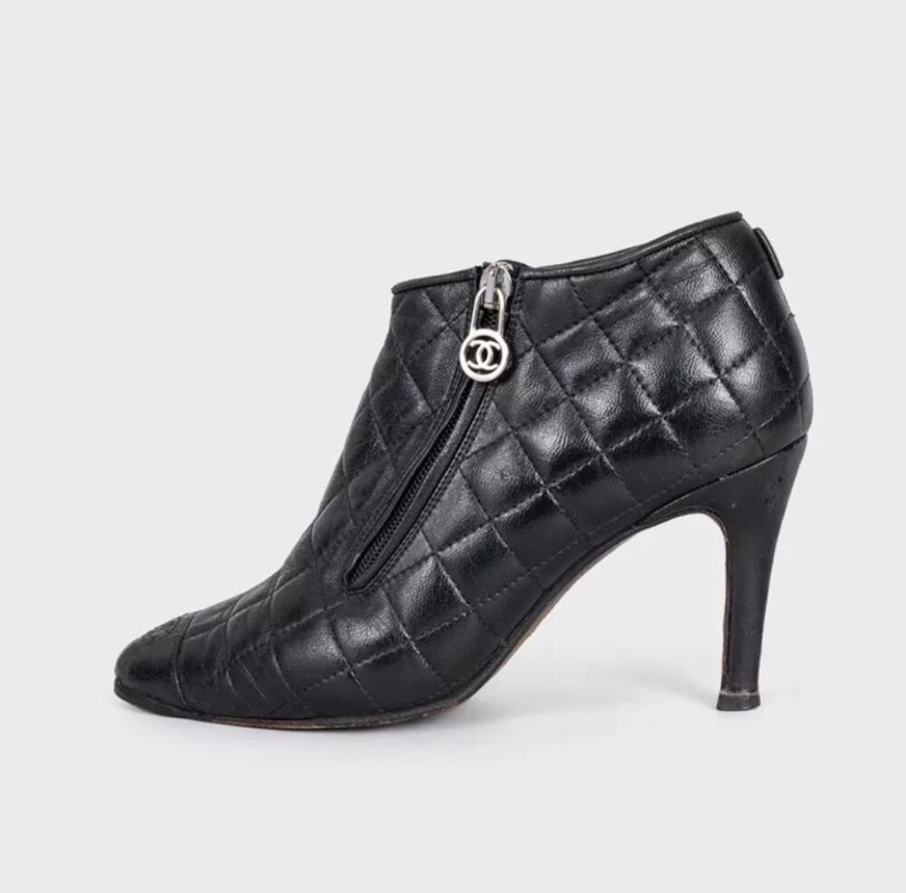 CHANEL Black Quilted Leather Zip Ankle Boots 37.5